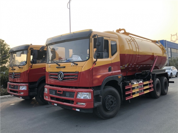 东风T5（18方）后八轮吸污车